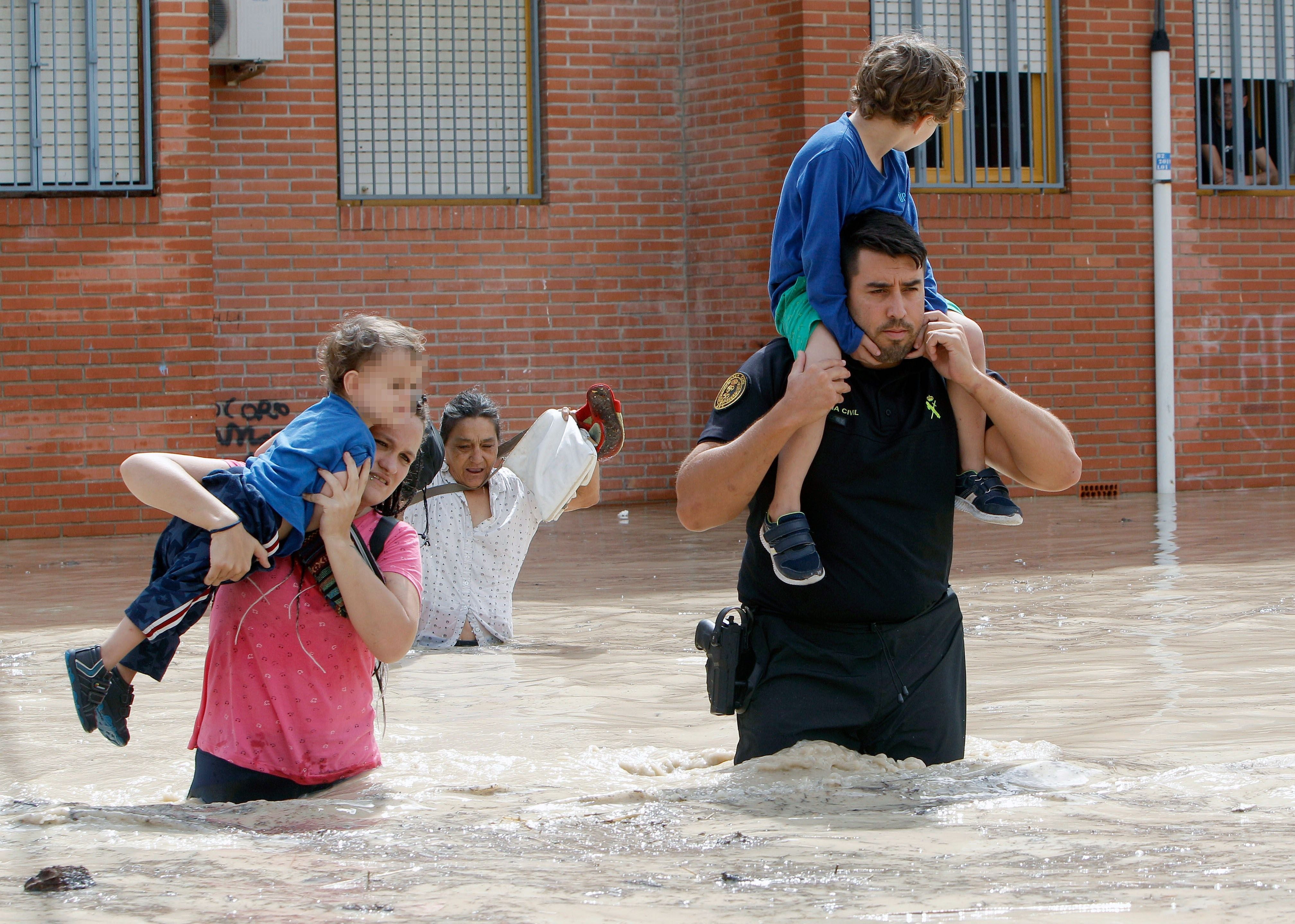 Niños con miedo al pronóstico del tiempo, las otras secuelas de la gota fría