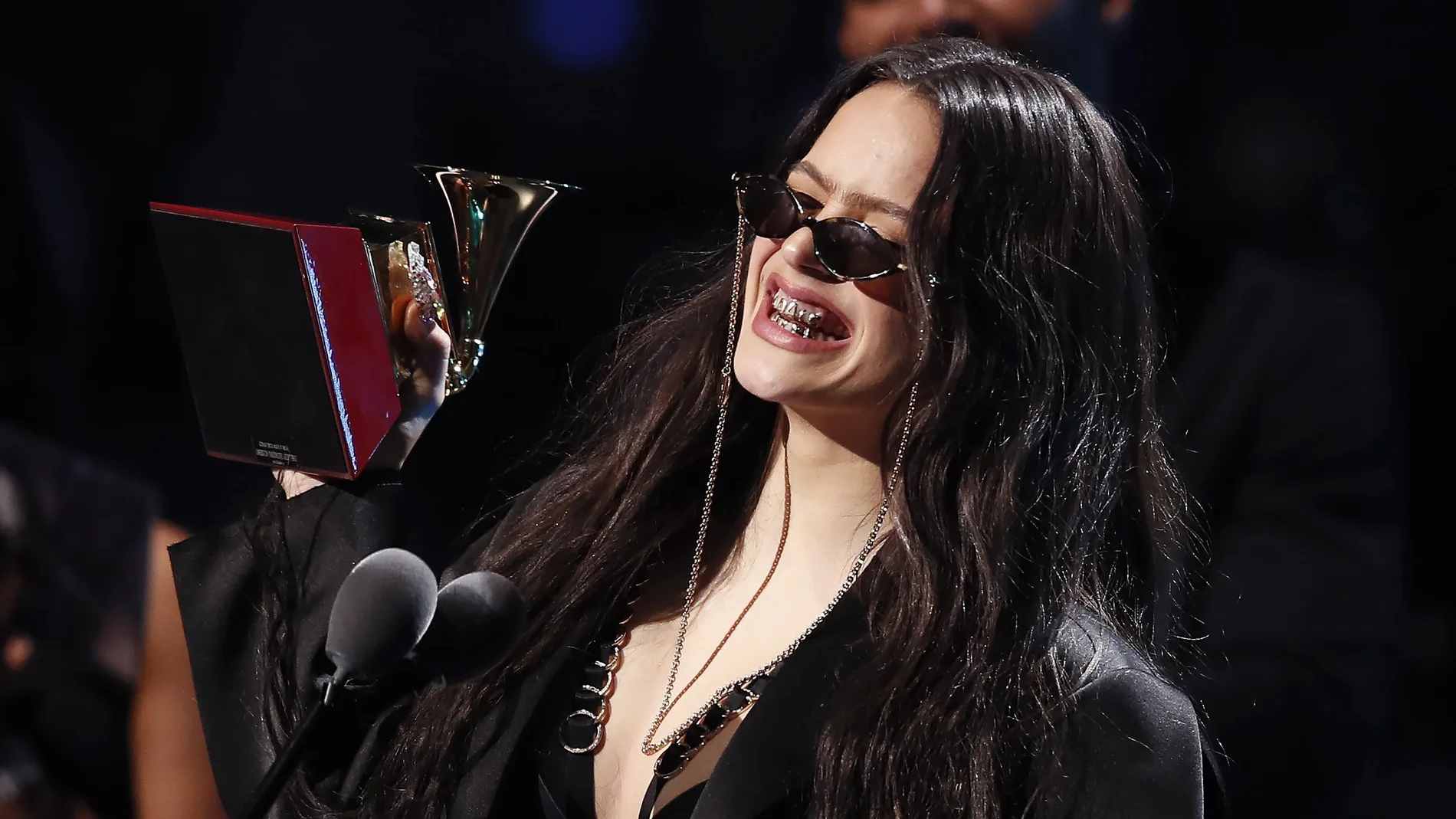 Rosalía recoge el premio a álbum del año por 'El mal querer / Efe