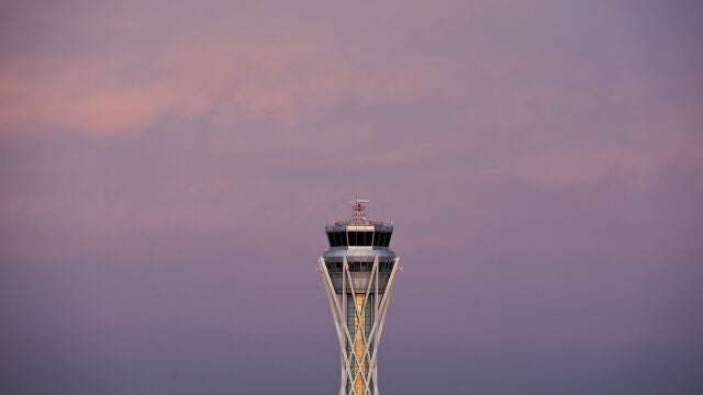 Torre De Control Aeropuerto De El PratAENA (Foto de ARCHIVO)17/11/2011