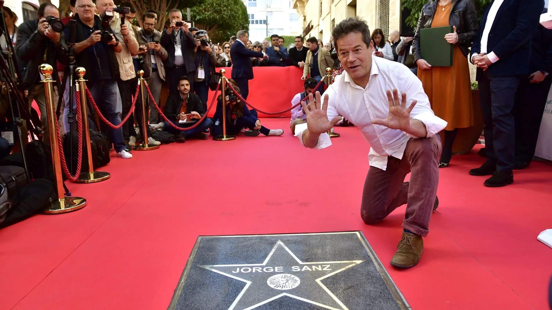 Jorge Sanz descubre su estrella en el Paseo de la Fama de Almería