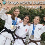 Alumnas del colegio Monte Tabor de Pozuelo de Alarcón que compiten en el campeonato de España de Jiu Jitsu.