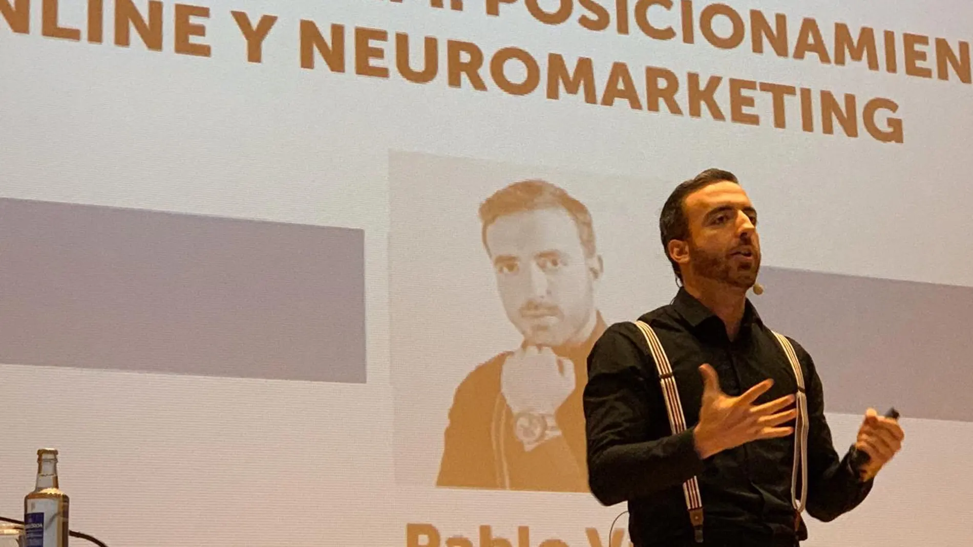 El investigador Pablo Vidal, experto en mercadotecnia digital y neuromárketing, durante la conferencia que pronunció en la Universidad Politécnica de Valencia en Comunica2