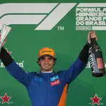  F-1 Brasil: Sainz acaba tercero y logra su primer podio tras la sanción a Hamilton