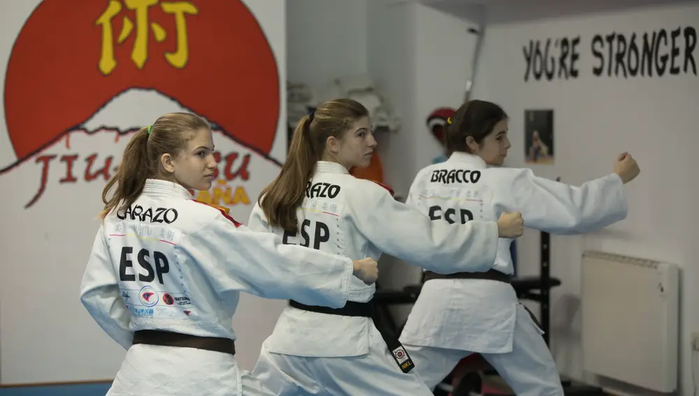 Alumnas del colegio Monte Tabor de Pozuelo de Alarcón que compiten en el campeonato de España de Jiu Jitsu.
