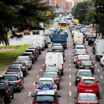A lo largo del día se han ido conociendo retenciones en las salidas de las grandes ciudades