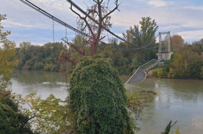 Un muerto y varios desaparecidos tras el derrumbe de un puente en Toulouse, Francia