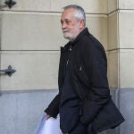 El expresidente de la Junta de Andalucía José Antonio Griñán ha sido condenado a seis años de prisión por el fraude de los ERE