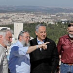 Benjamin Netanyahu visitó hoy con los representantes de los asentamientos de Alon Shvut