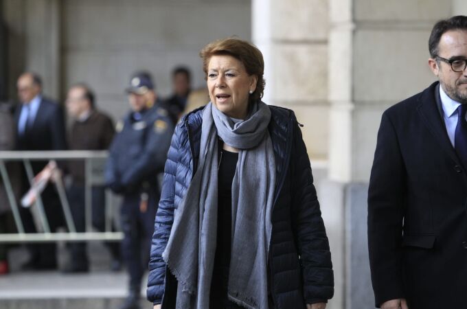 La ex consejera de Economía, Magdalena Álvarez, a su llegada a la Audiencia de Sevilla donde hoy se ha dado a conocer la sentencia de la pieza política de los Expedientes de Regulación de Empleo (ERE)