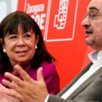 La presidenta del PSOE, Cristina Narbona y presidente de la Comunidad, Javier Lambán / Foto: Efe