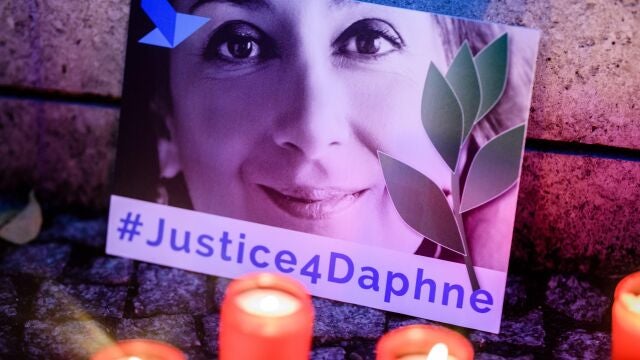 Un cartel donde se pide "Justicia para Daphne", la periodista asesinada hace dos años por investigar la corrupción en Malta