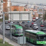 Aún no se ha definido si este nuevo carril será similar al que se va a construir en la A-2 que se incluirá en el centro de la calzada