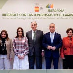 Imagen de grupo de la firma del acuerdo con Ignacio Galán y Alejandro Blanco