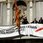 Pancarta de apoyo a los políticos presos que llevó a la inhabilitación de Torra