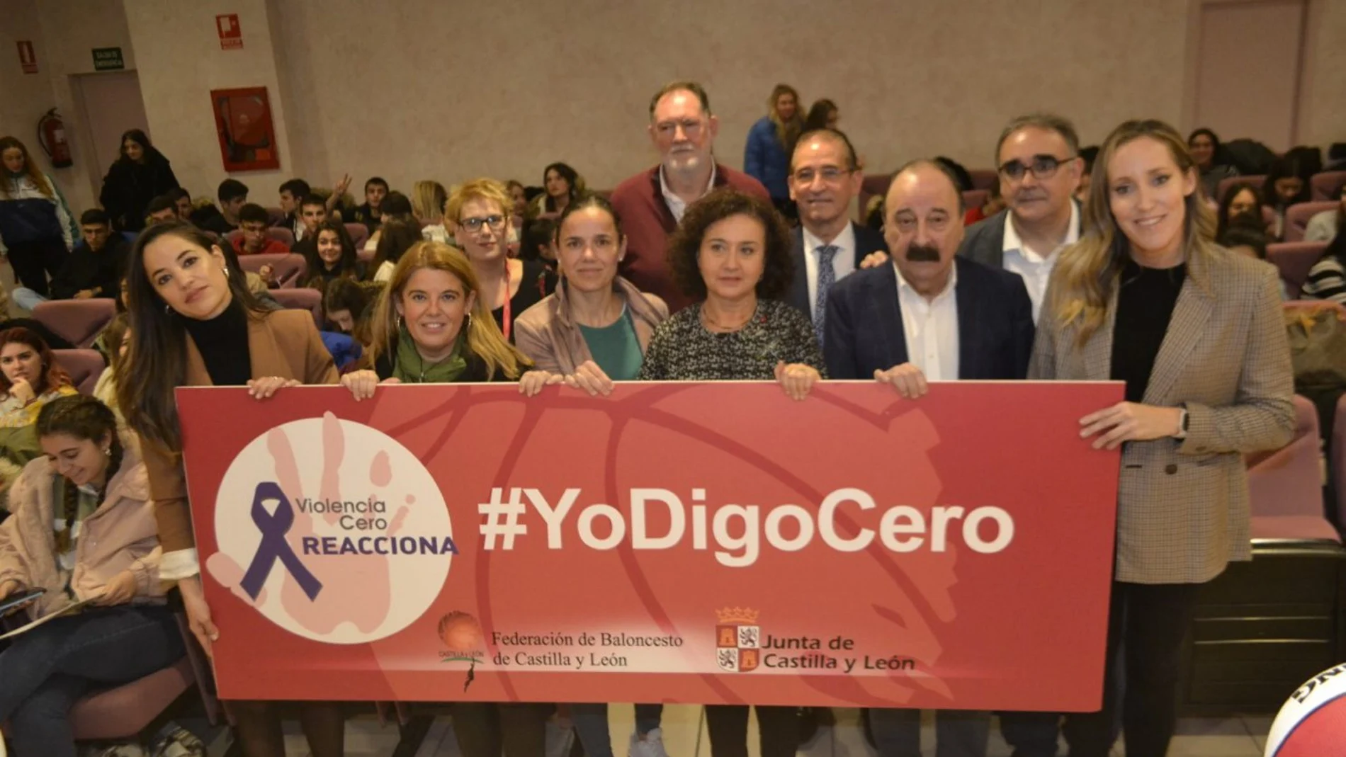 Ruth Pindado, Carlos Sáinz, Carlos Moriyón, Marta Fernández, Francisco Tomillo, José Ignacio Hernández o Jezcabel Lucas, entre otros, antes de celebrar la jornada en la Facultad de Educación de Valladolid