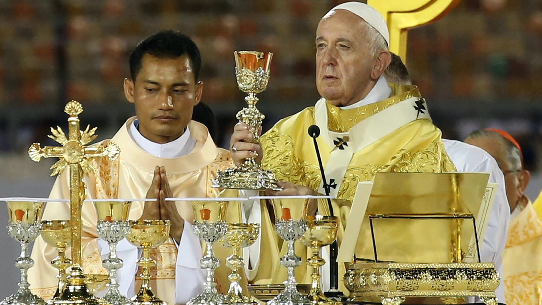 El Papa Francisco celebra una misa en el Estadio Nacional de Bangkok en Tailandia el 21 de Noviembre.