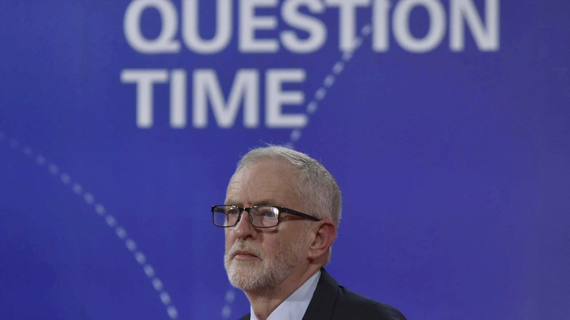 El líder laborista, Jeremy Corbyn, responde a preguntas en un programa de la BBC