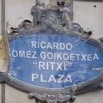 Placa en Santutxu (Bilbao) con el nombre del etarra "Ritxi"