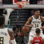 Antetokounmpo, después de hacer un mate ante los Blazers