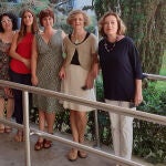 (De i. a d) Inma Aleixos, Laura Guinot, Ester García, Mònica Bolufer y Isabel Burdiel