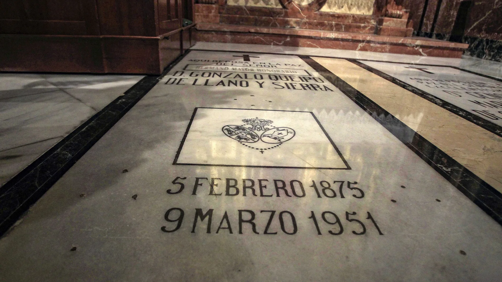 Tumba de Queipo de Llano en la basílica de la Macarena de Sevilla