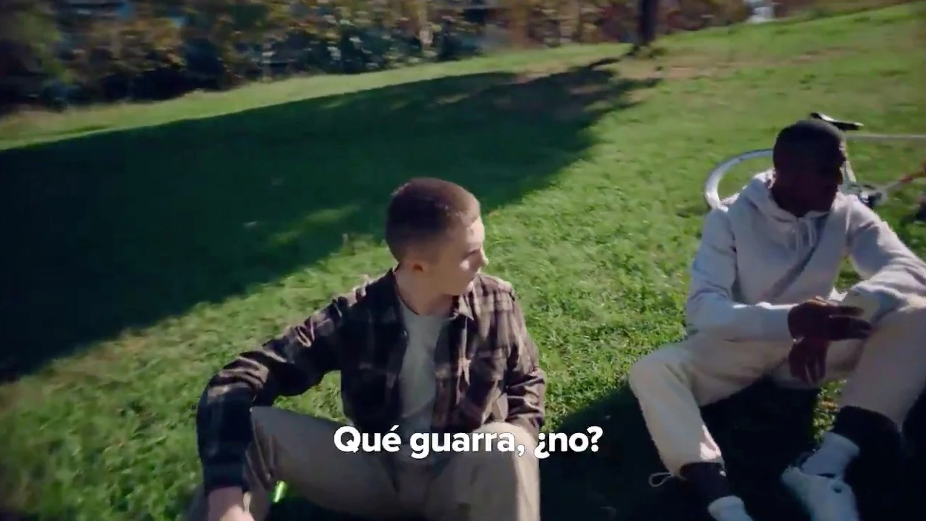 Vídeo del Ayuntamiento de Barcelona en el que se identifica a los machistas con los que hablan castellano