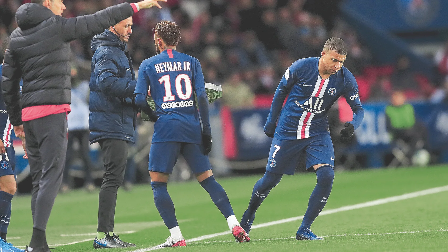 Mbappé sustituye a Neymar en el partido contra el Lille