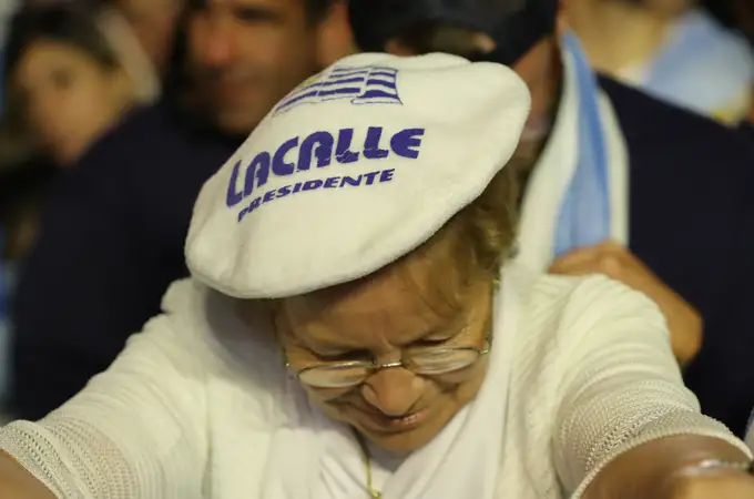 La derecha se impone por la mínima en las elecciones de Uruguay