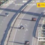 Así multa el radar del helicóptero 'Pegasus' en las carreteras españolas / DGT