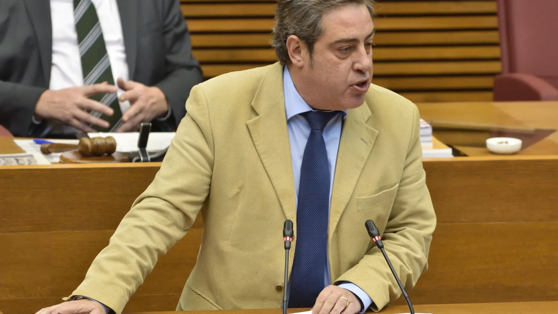 José María Llanos interviene en el pleno de Les Corts