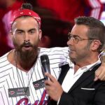 Jorge Javier, junto al concursante acusado de haber violado a la concursante