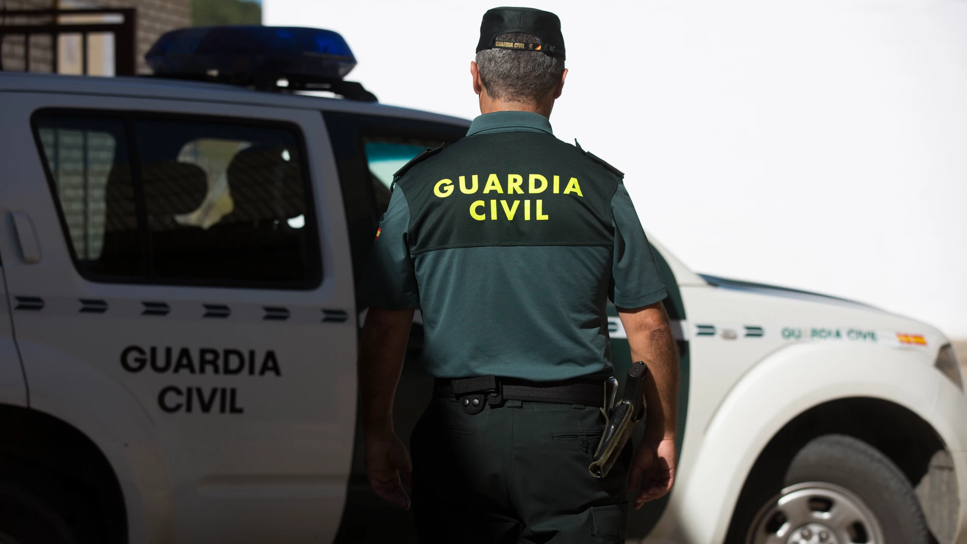 Agentes de la Guardia Civil de Tráfico en Navarra