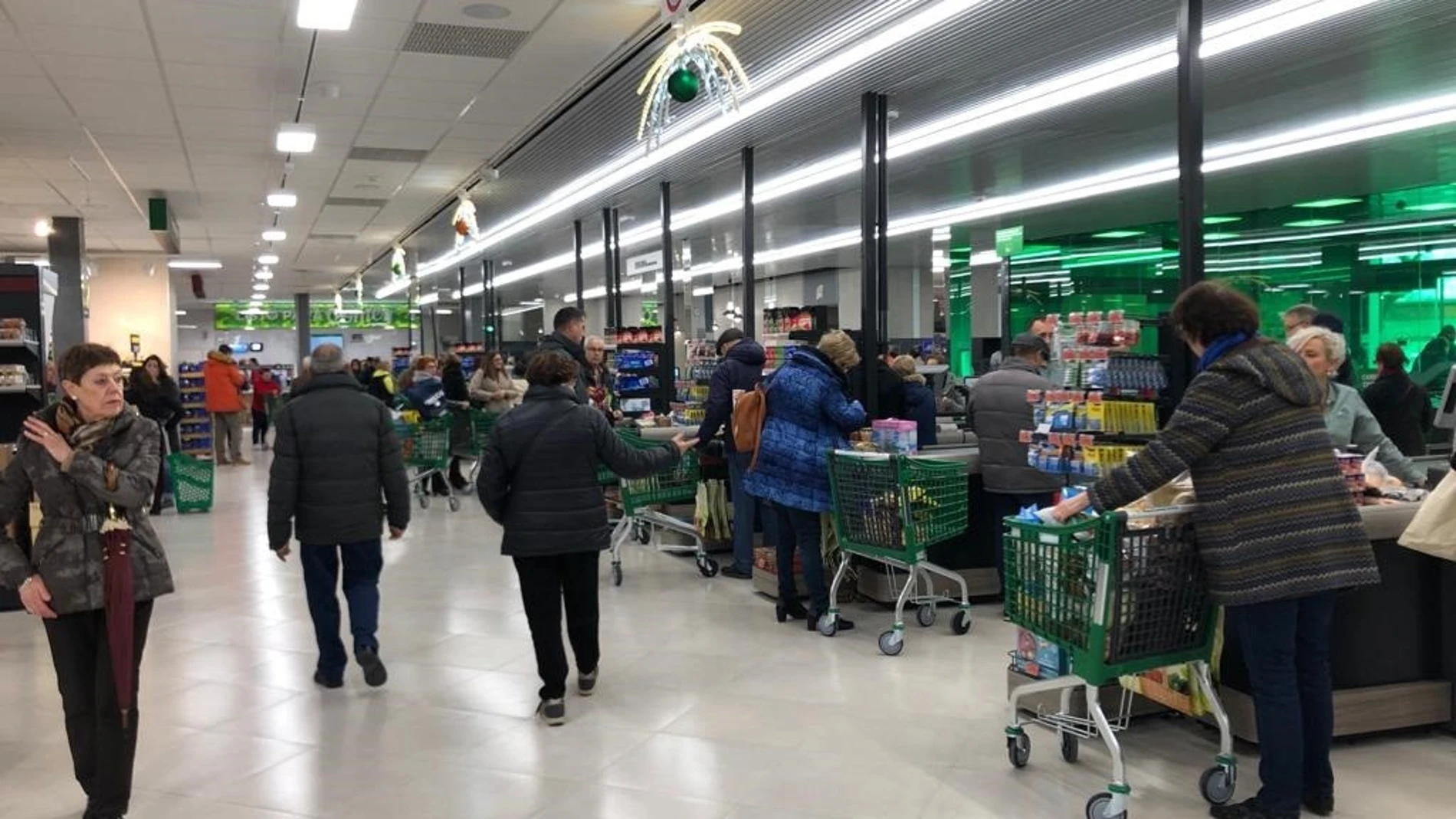 Abre un nuevo supermercado de Mercadona 'Tienda eficiente' en el paseo del Cauce de Valladolid