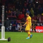 Griezmann abandona el césped del Metropolitano tras el partido
