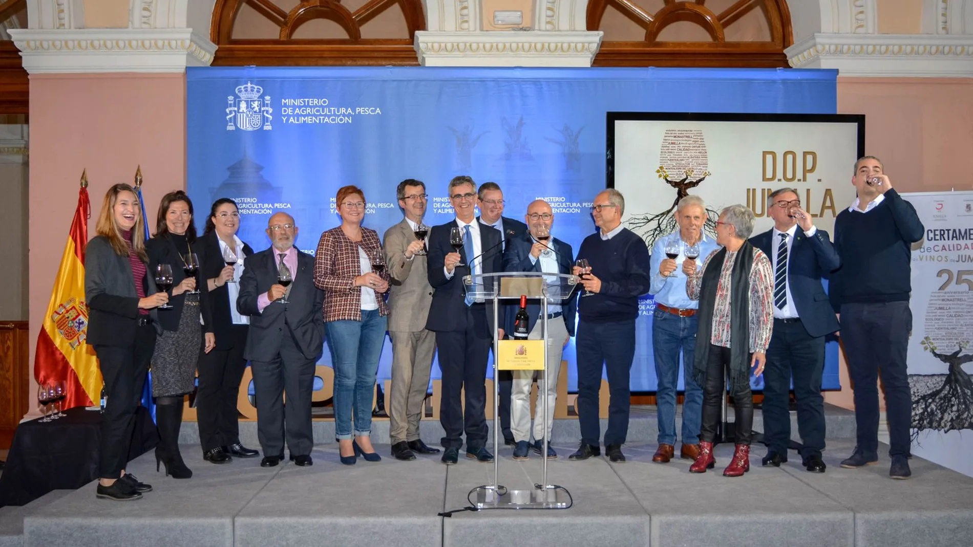 Brindis al final del acto