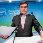 El PP eleva a 4500 millones la deuda que tiene la Junta con proveedores