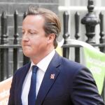 El «premier», David Cameron, intenta rejuvenecer su Gabinete aunque mantiene a sus «pesos pesados»