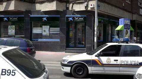 Brutal asalto a un marchante de joyas frente al parque Juan Carlos I