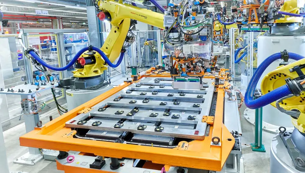 Las baterías del Audi e-tron se ensamblan en la planta de Bruselas, ofreciendo ahora una mayor autonomía.