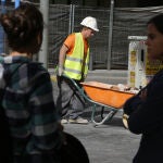 Trabajador de una obra en la Calle Gran Vía de Madrid