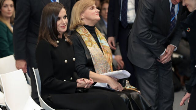 La Reina Letizia durante el acto 'Invertir en acciones climáticas para la salud: reducir las emisiones, limpiar nuestro aire, salvar vidas' en la Cumbre del Clima de Madrid en el marco de la XXV edición de la conferencia de Naciones Unidas sobre el cambio climático en Ifema. La Reina Letizia durante el acto 'Invertir en acciones climáticas para la salud: reducir las emisiones, limpiar nuestro aire, salvar vidas' en la Cumbre del Clima de Madrid en el marco de la XXV edición de la conferencia de Naciones Unidas sobre el cambio climático en Ifema.