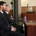 Messi y su padre, en el juicio por el que el jugador blaugrana fue condenado por tres delitos fiscales en 2016