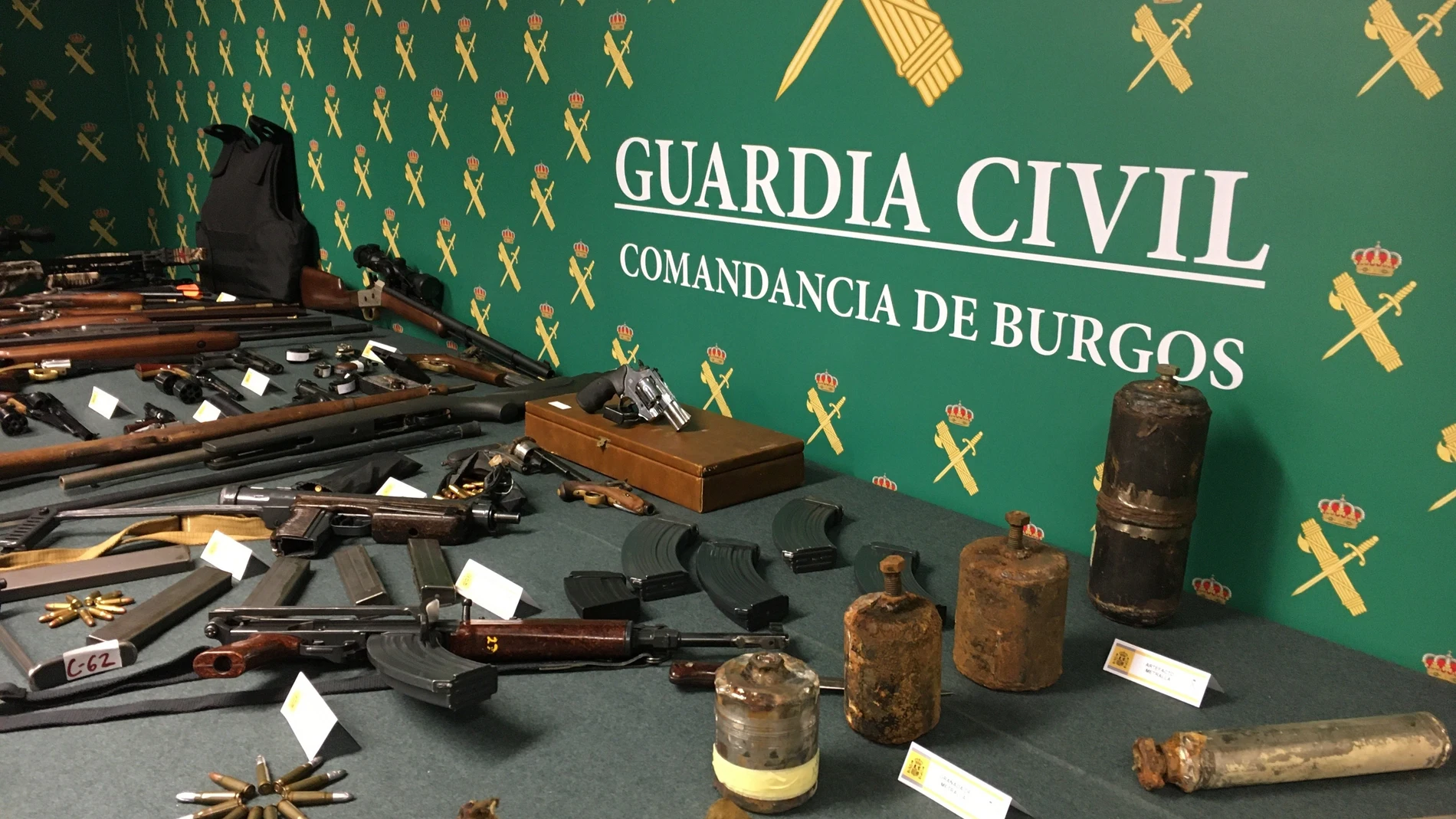AV Sucesos.- Detenido un hombre de 43 años en Miranda Ebro (Burgos) con un "importante" arsenal de armas y explosivos