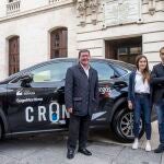 César Rico junto a Enera López e Íñigo Cuesta en la presentación del equipo Cronos Dorada