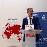 El gobernador del Banco de España, Pablo Hernández de Cos, durante su intervención este martes en Madrid donde se inaugura el 15 Encuentro de Banca organizado por el IESE y EY
