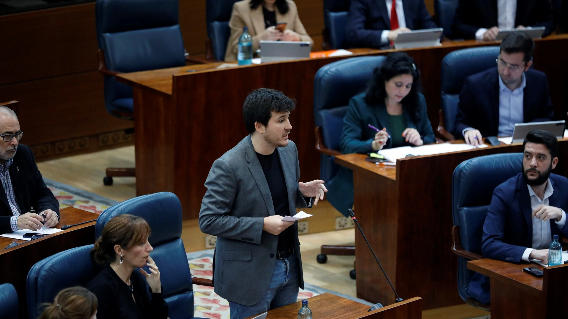 El portavoz de Más Madrid en la Asamblea, Pablo Gómez Perpinyà, ha exigido a Vox que "pida perdón" por su "campaña e odio contra los menores"