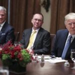 El presidente Donald Trump, en una reunión con sus asesores de seguridad en la Casa Blanca