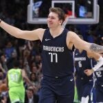 Doncic celebró así su único triple ante los Timberwolves