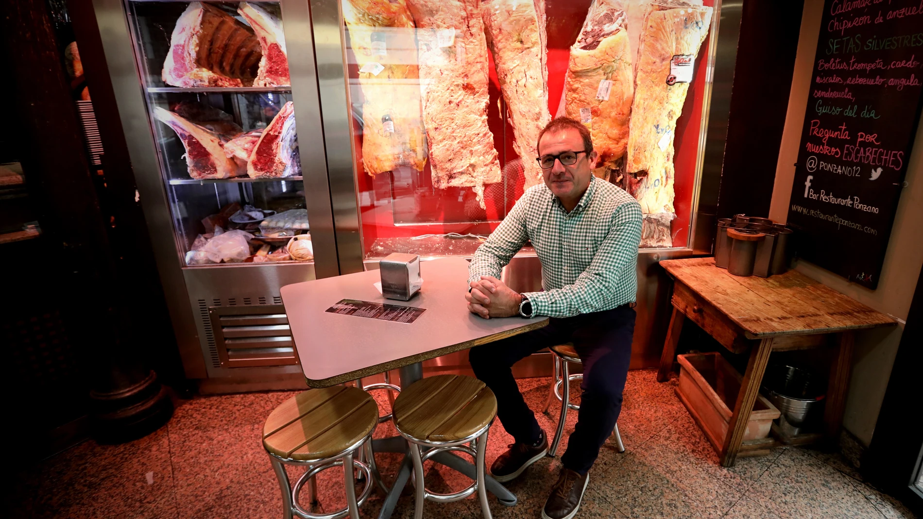 Paco García regenta el restaurante Ponzano junto a su mujer, Melania Berdún