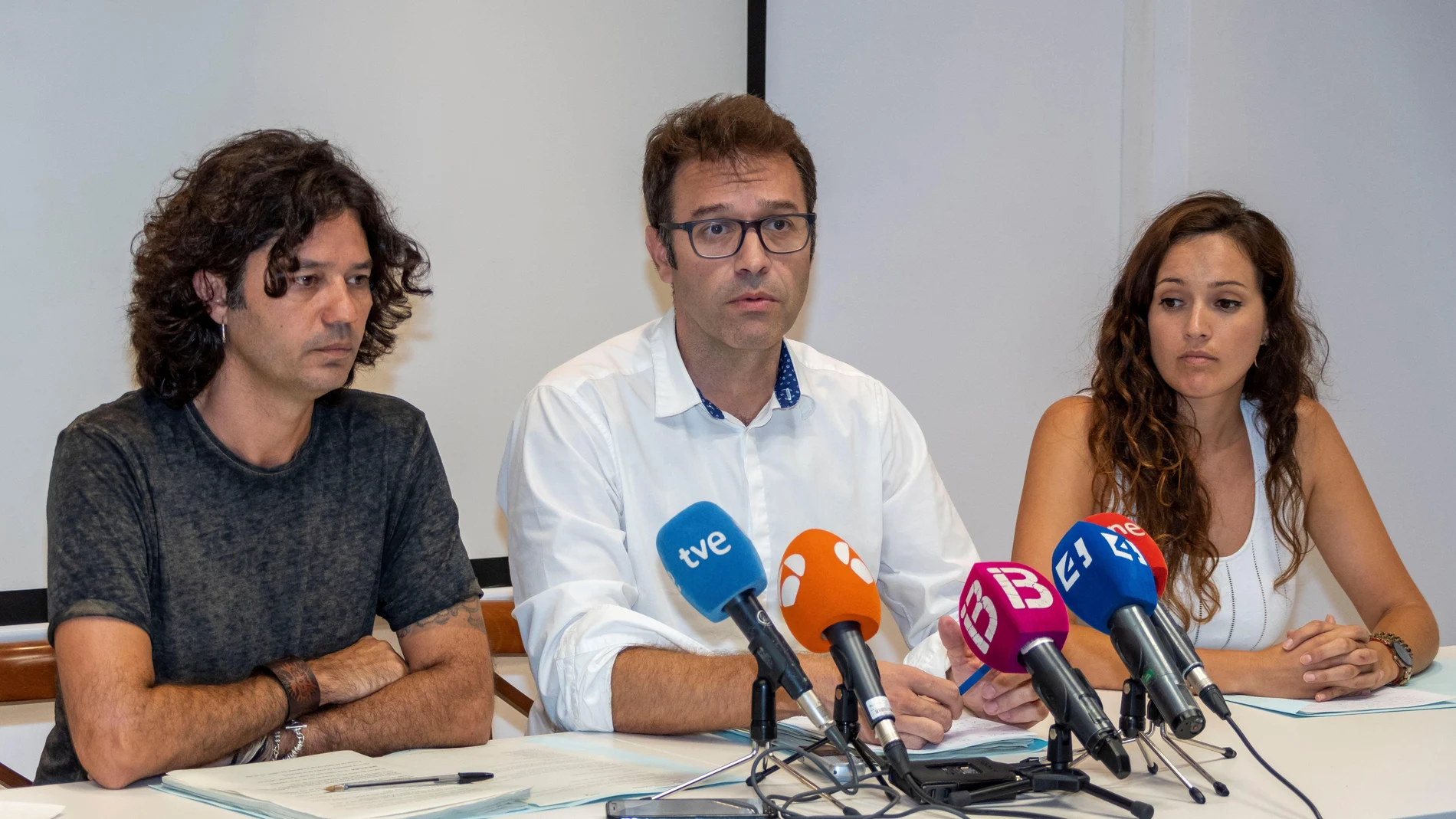 El alcalde de Manacor, Miquel Oliver, con dos de sus ediles